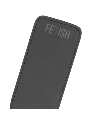 fetish submissive fusta cuero vegano